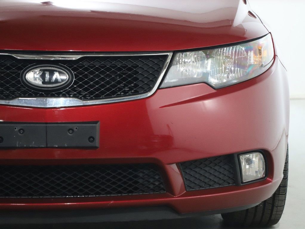 Used 2010 Kia Forte SX image 9