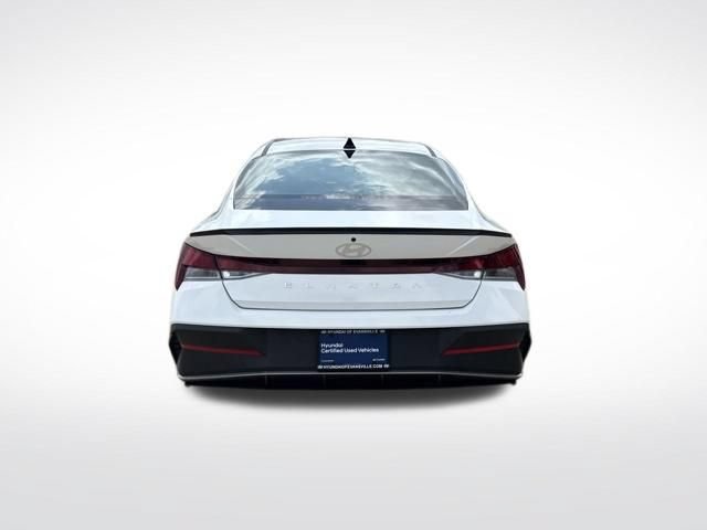 Used 2025 Hyundai Elantra Sport FWD image 4