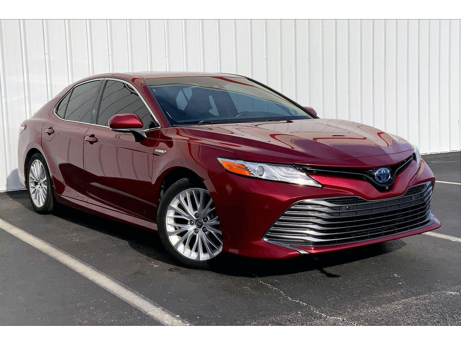 Used 2018 Toyota Camry XLE image 30