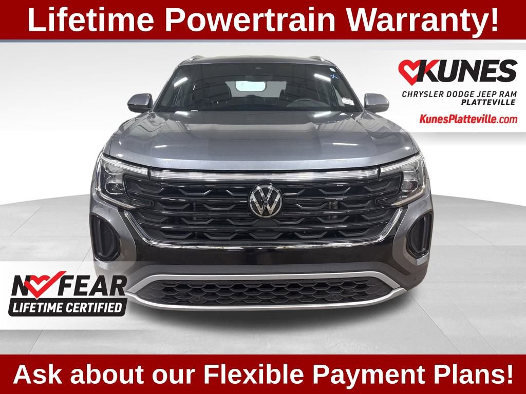 Used 2025 Volkswagen Atlas Cross Sport SE image 3
