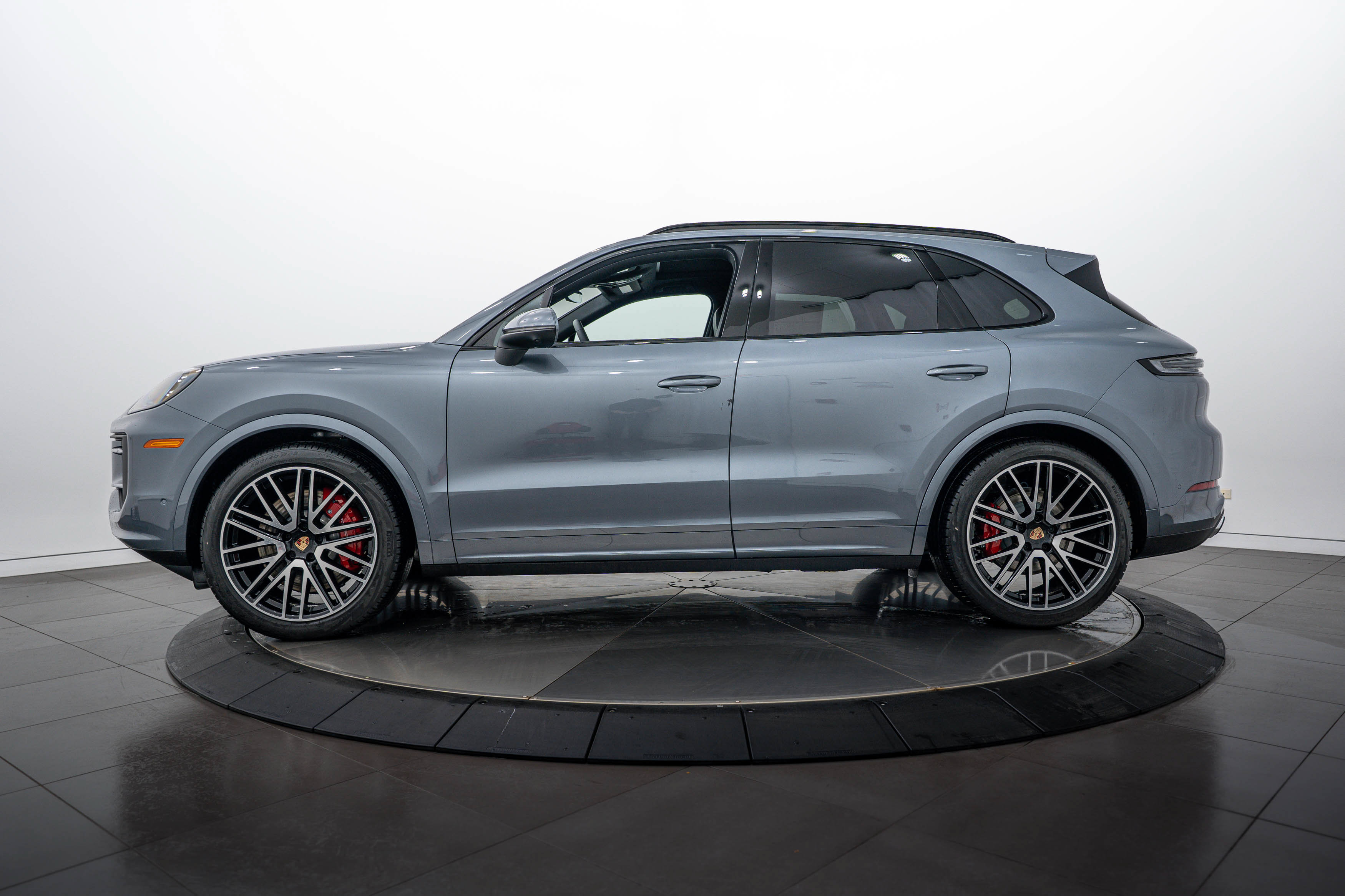 New 2026 Porsche Cayenne S AWD/4WD image 2