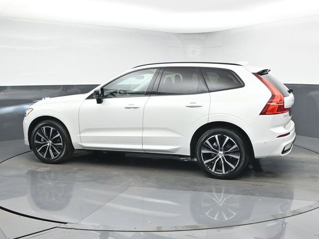 Used 2023 Volvo XC60 B5 Plus w/ Climate Package image 5