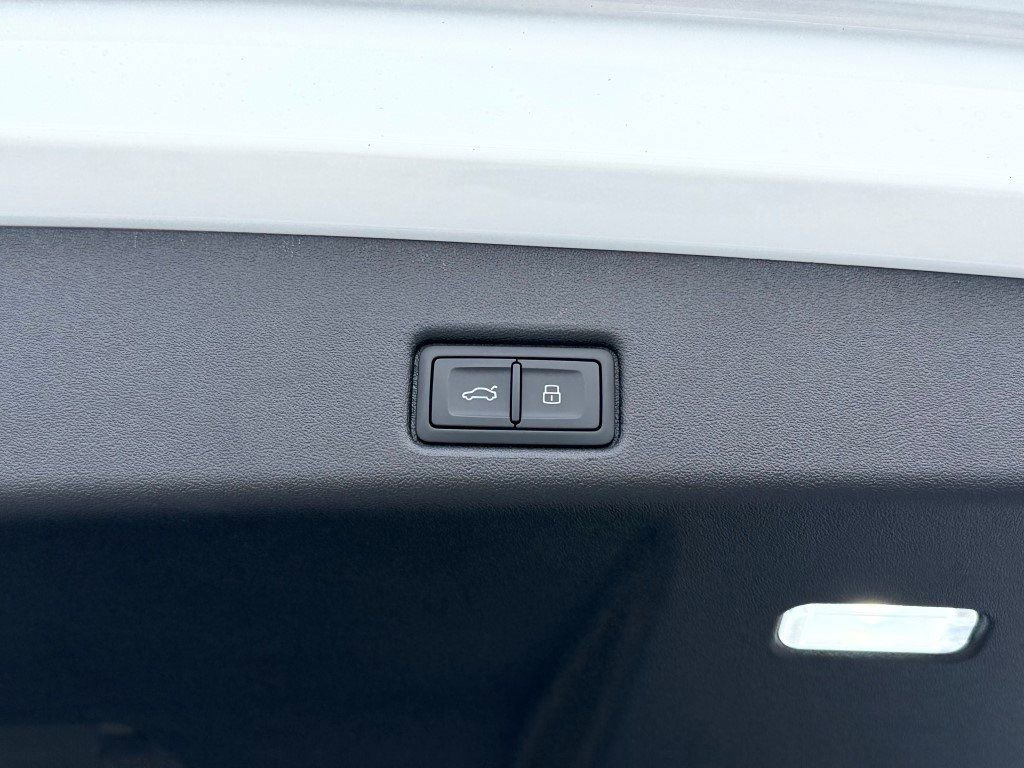 New 2025 Audi Q5 2.0T Premium Plus image 16