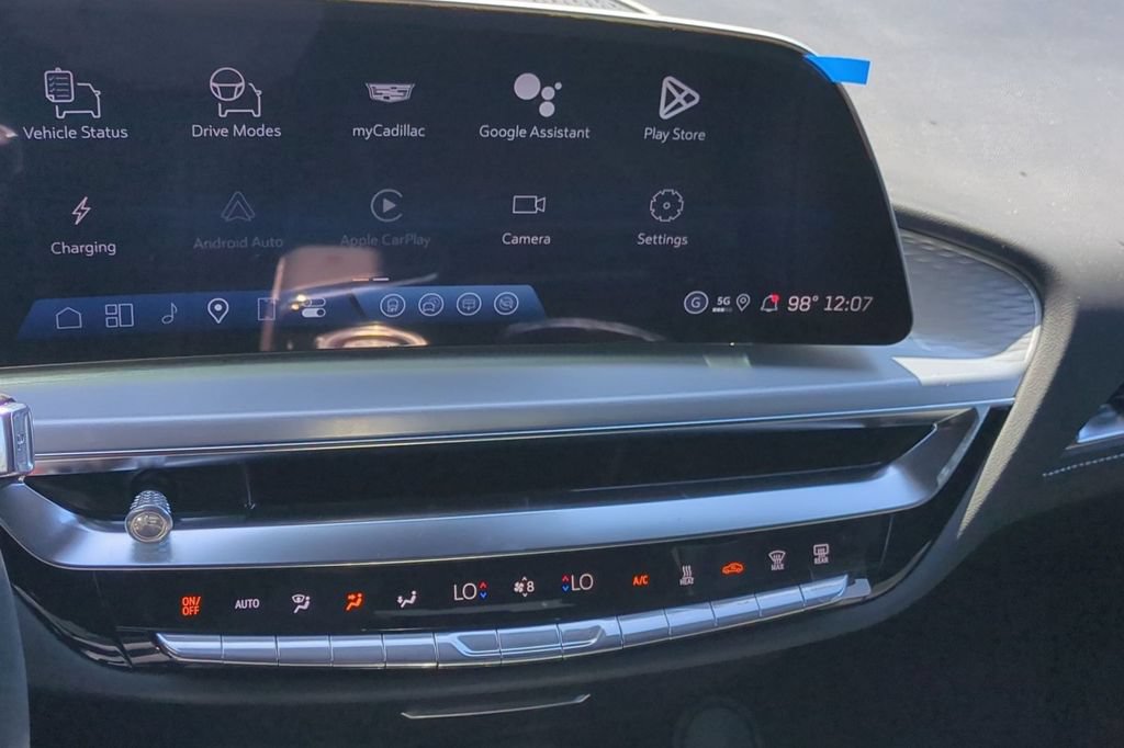 New 2026 Cadillac Lyriq Luxury AWD/4WD image 11