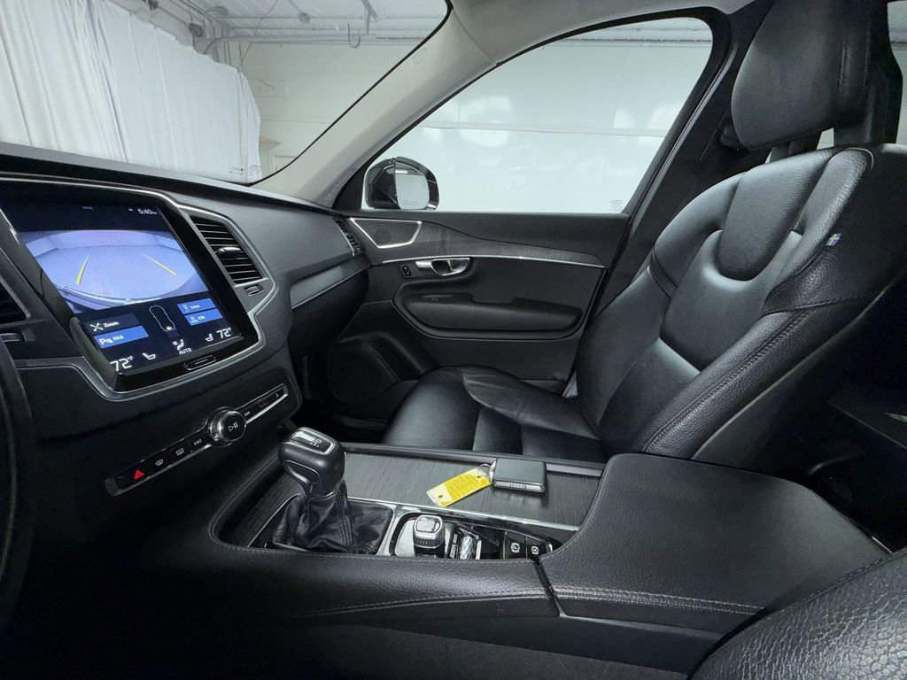 Used 2020 Volvo XC90 T6 Momentum image 5