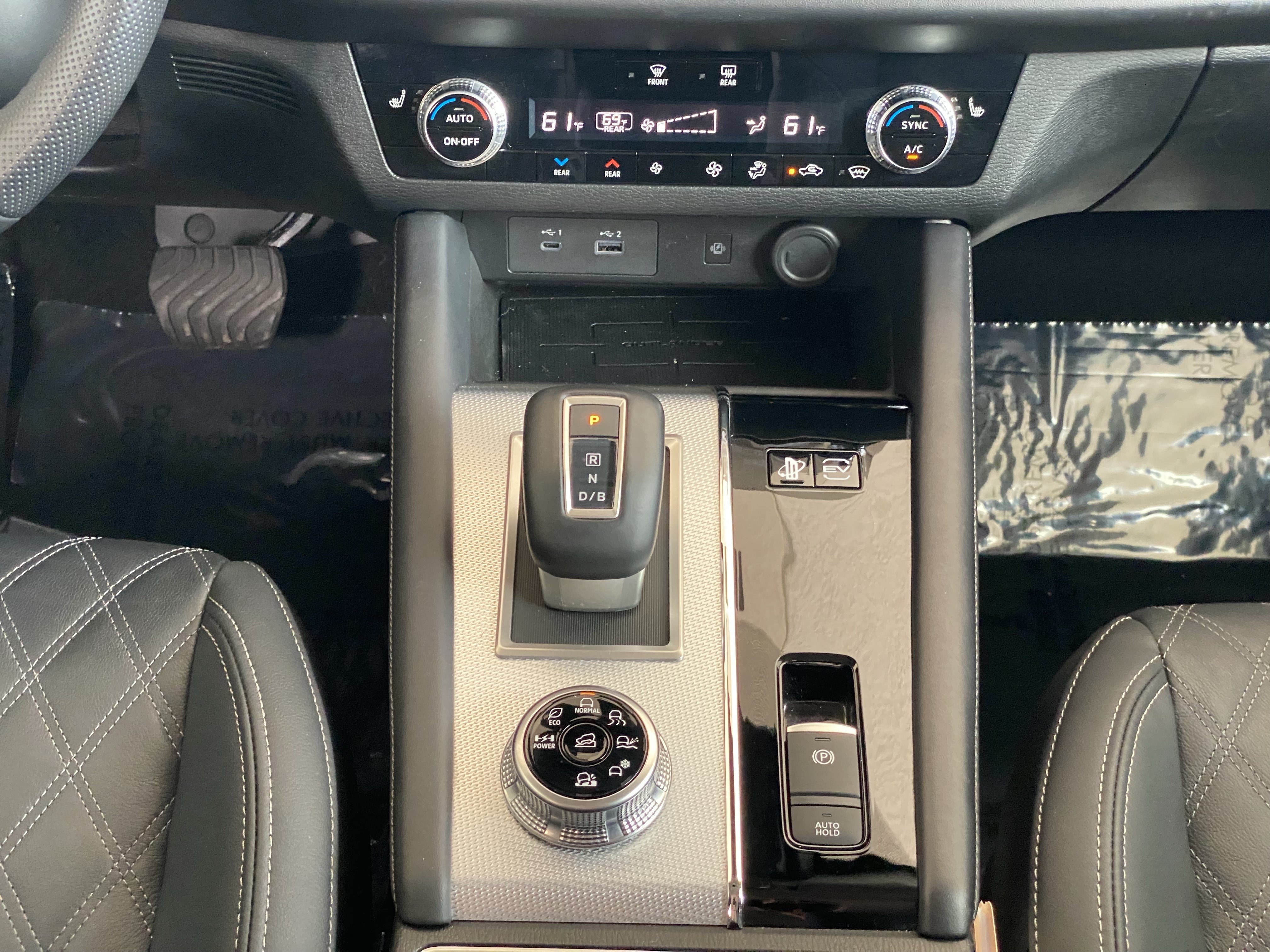 Used 2024 Mitsubishi Outlander SEL AWD/4WD image 8