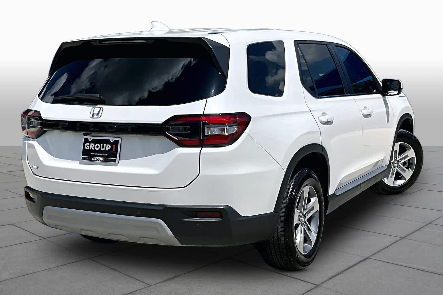 Used 2025 Honda Pilot EX-L image 13