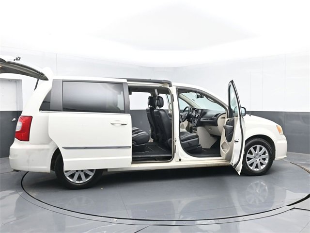 Used 2011 Chrysler Town & Country Touring-L w/ Entertainment Group #2 image 58