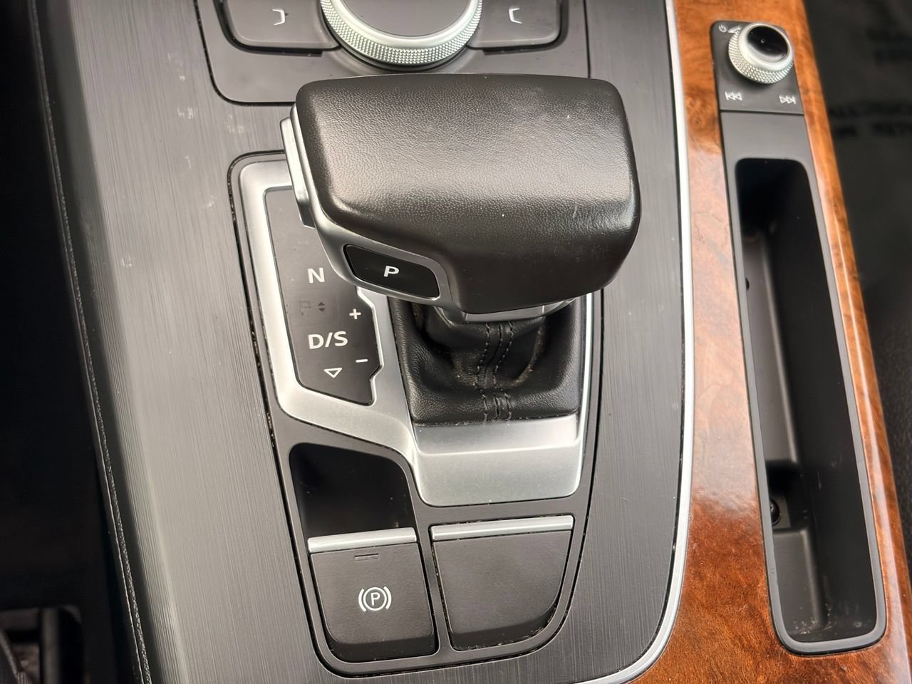 Used 2018 Audi Q5 2.0T Premium Plus w/ Premium Plus Package AWD/4WD image 26
