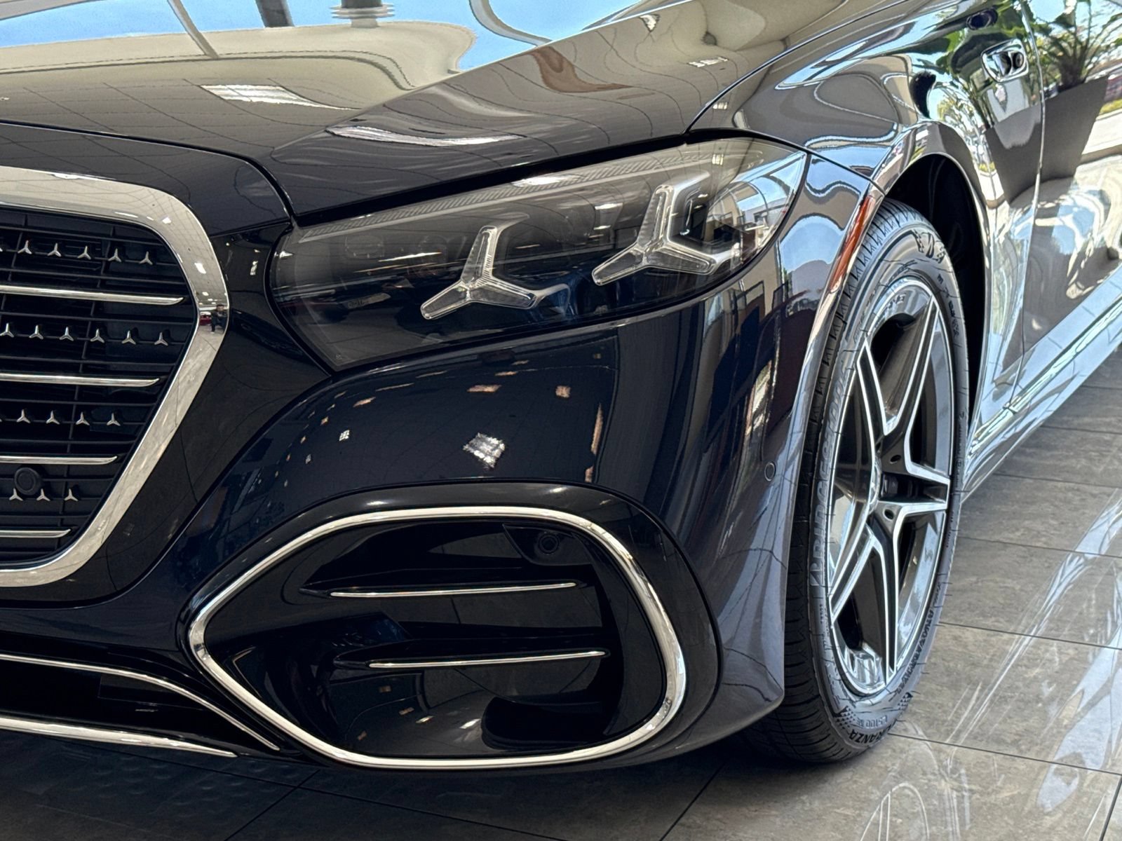 New 2027 Mercedes-Benz S 580 4MATIC Sedan image 3