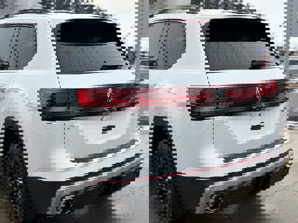 New 2026 Volkswagen Atlas Peak Edition image 15