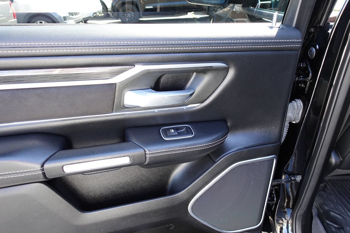 Used 2023 RAM 1500 Laramie AWD/4WD image 23
