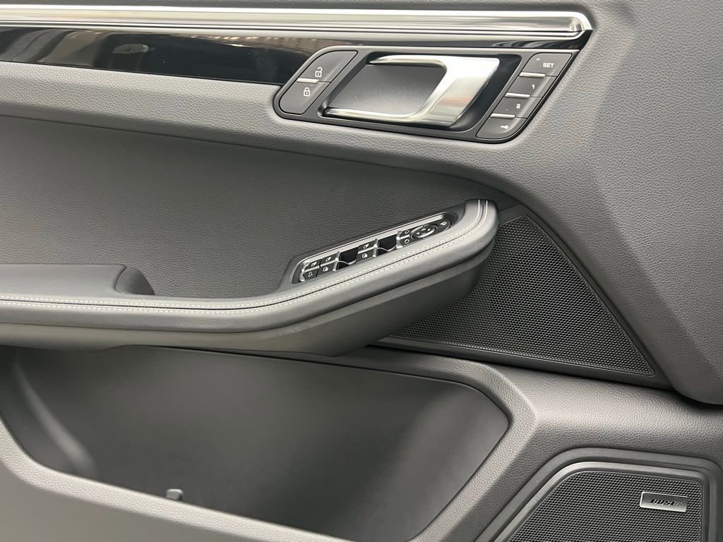 Used 2026 Porsche Macan image 19