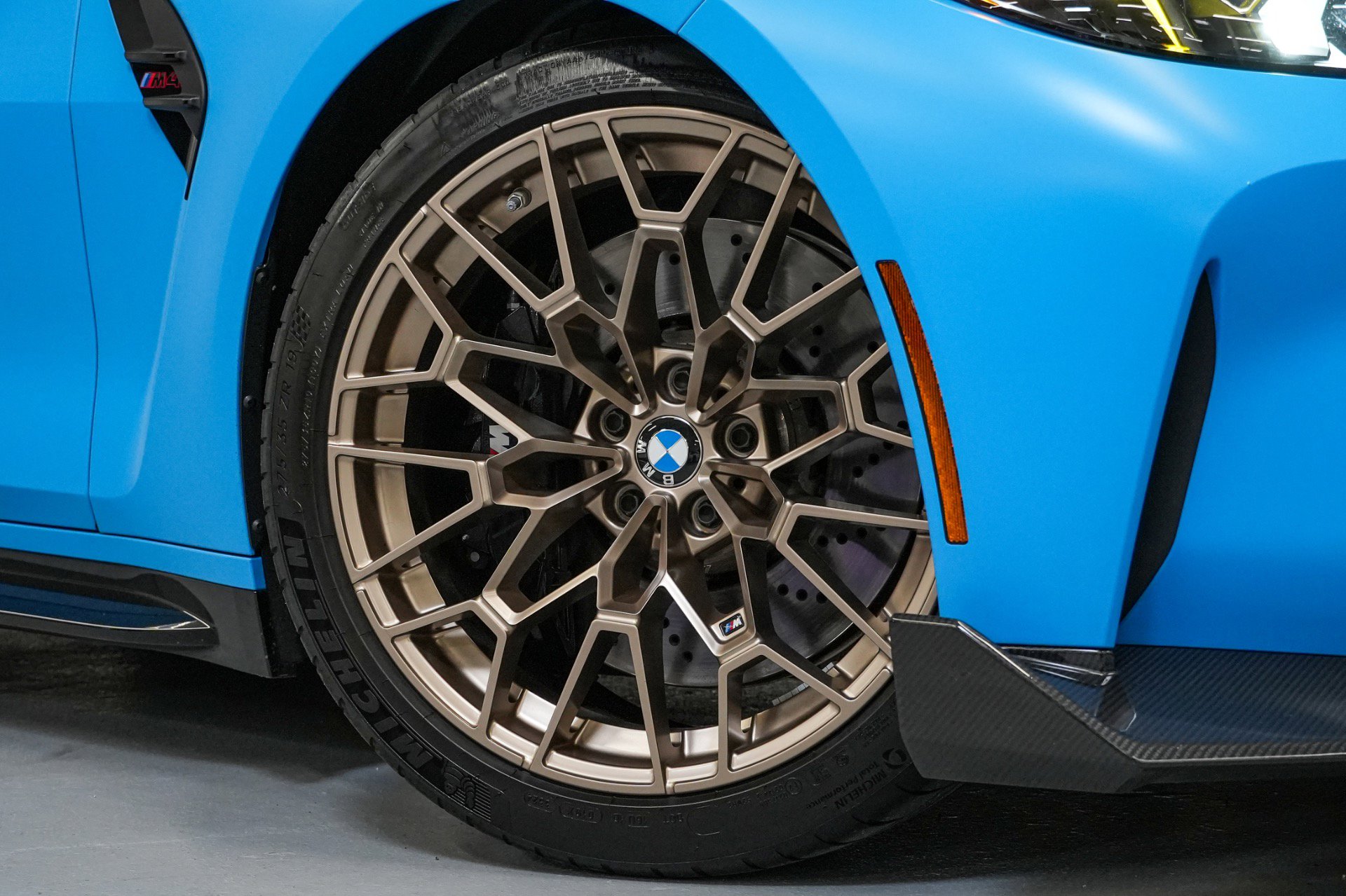 Used 2025 BMW M4 CS AWD/4WD image 2