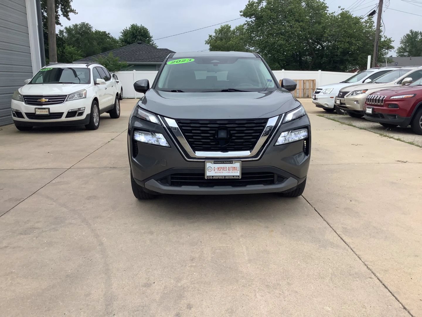 Used 2023 Nissan Rogue SV AWD/4WD image 3