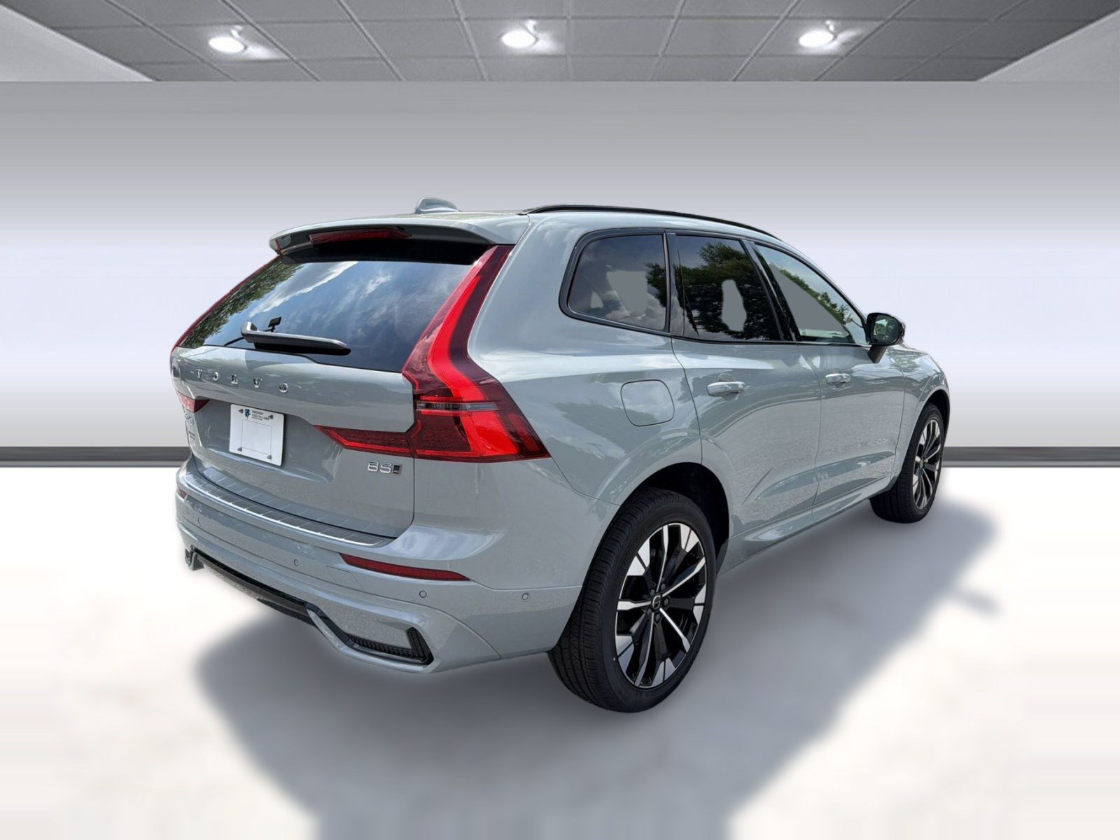 New 2026 Volvo XC60 B5 Plus w/ Climate Package AWD/4WD image 9