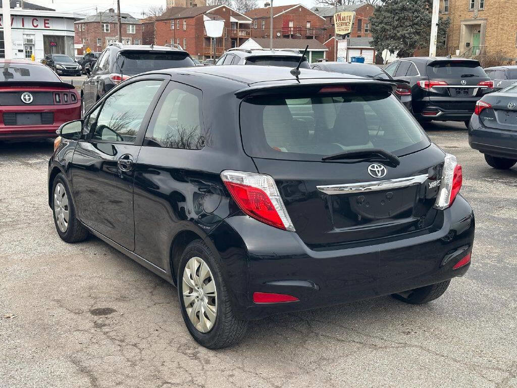 Used 2012 Toyota Yaris L image 8