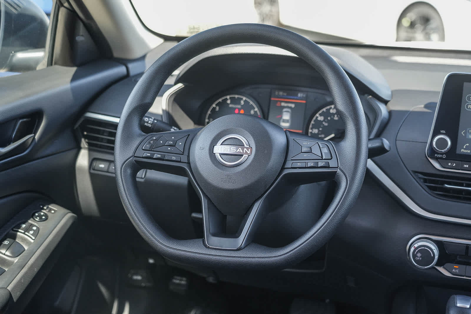 Used 2025 Nissan Altima 2.5 S FWD image 15