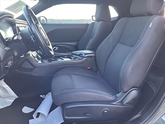 Used 2017 Dodge Challenger R/T w/ Driver Convenience Group RWD image 14