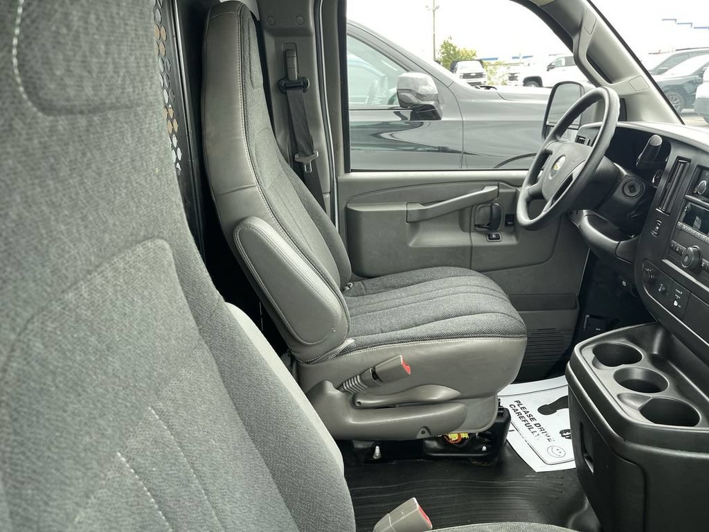 Used 2025 Chevrolet Express 2500 w/ Driver Convenience Package RWD image 9