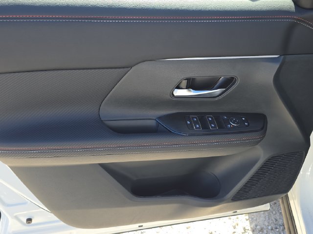 New 2026 Nissan Kicks SR FWD image 19