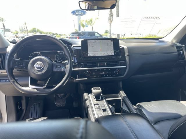 Used 2025 Nissan Pathfinder SL FWD image 20