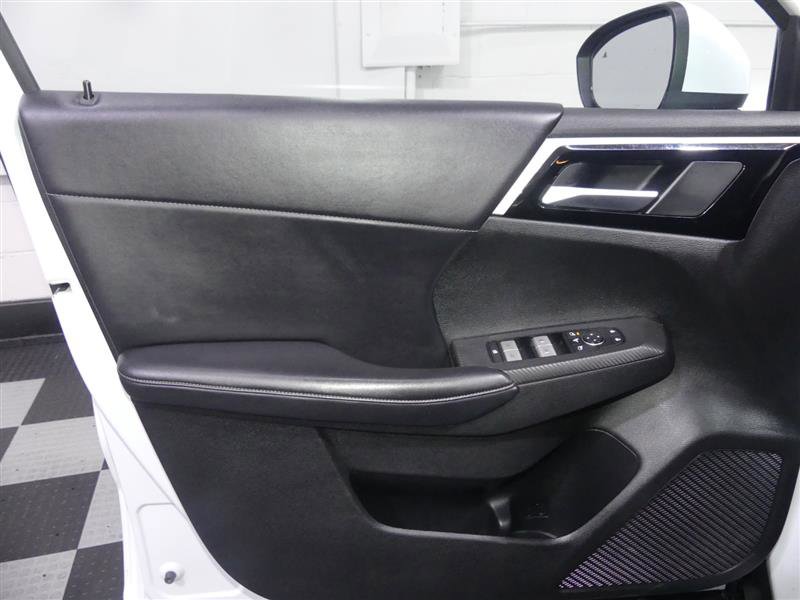 Used 2024 Mitsubishi Outlander SE AWD/4WD image 17