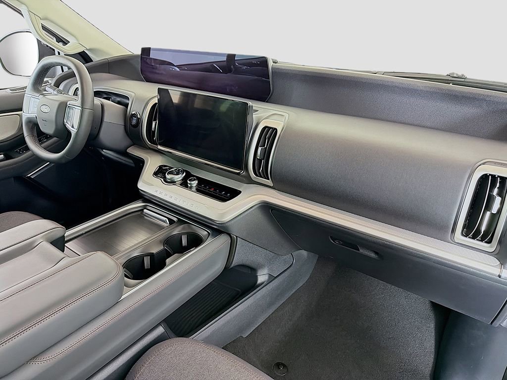 Used 2025 Ford Expedition Max Active image 19