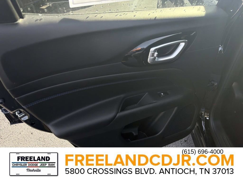 New 2026 Jeep Compass Latitude image 13