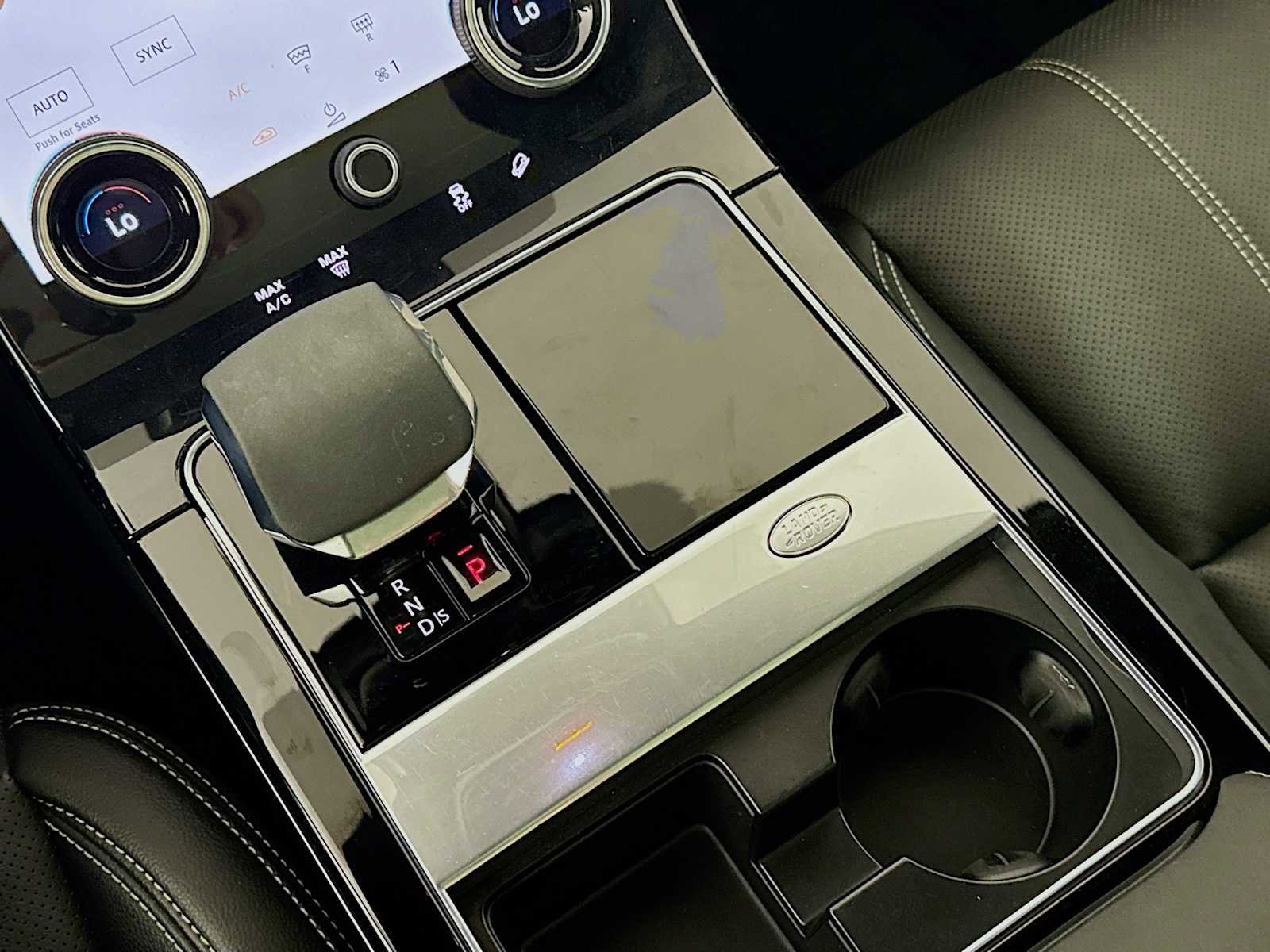 Used 2023 Land Rover Range Rover Velar R-Dynamic S image 18