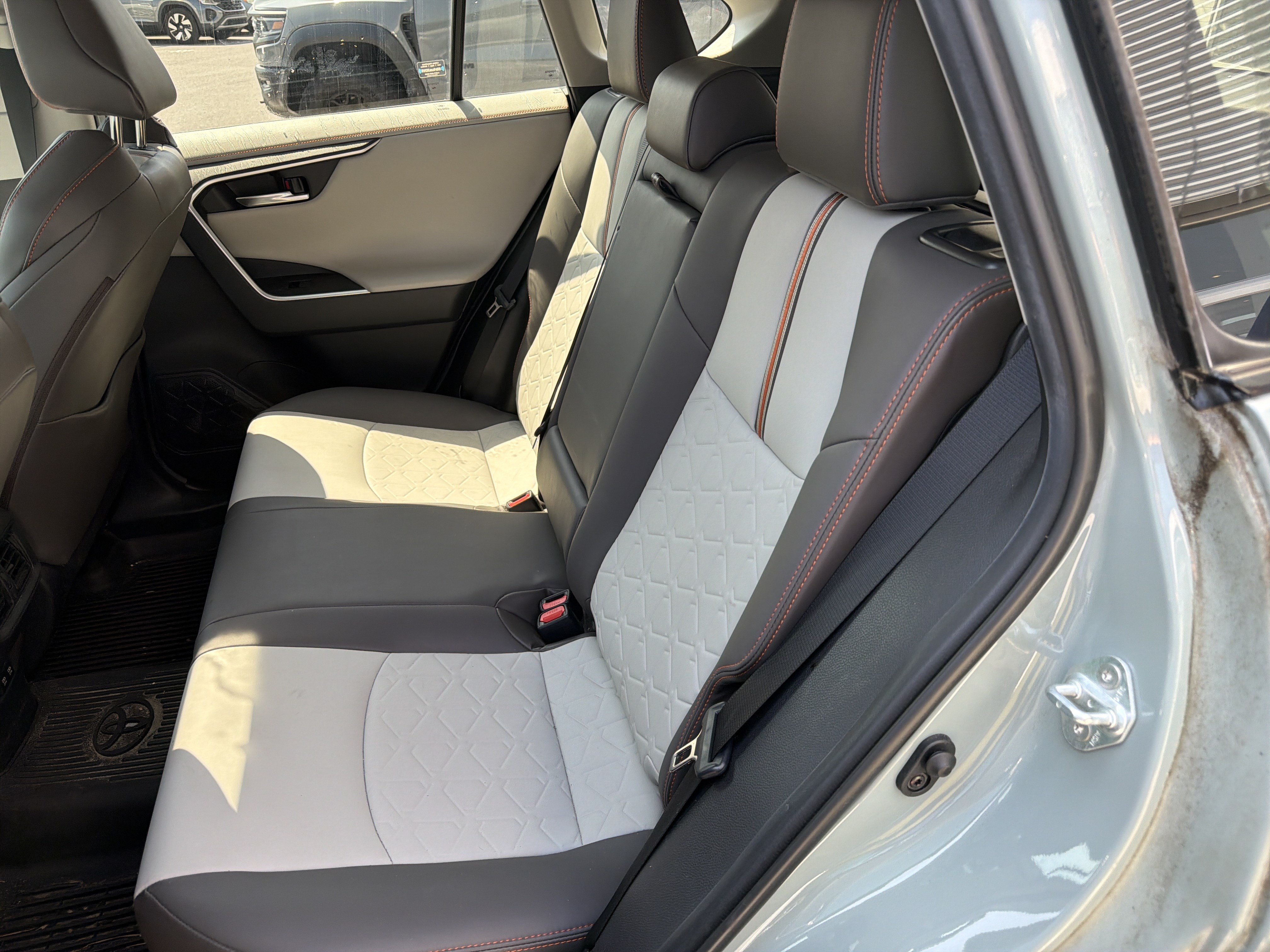 Used 2019 Toyota RAV4 Adventure AWD/4WD image 15