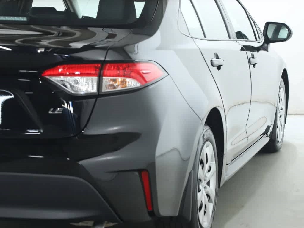 Certified 2025 Toyota Corolla LE FWD image 43