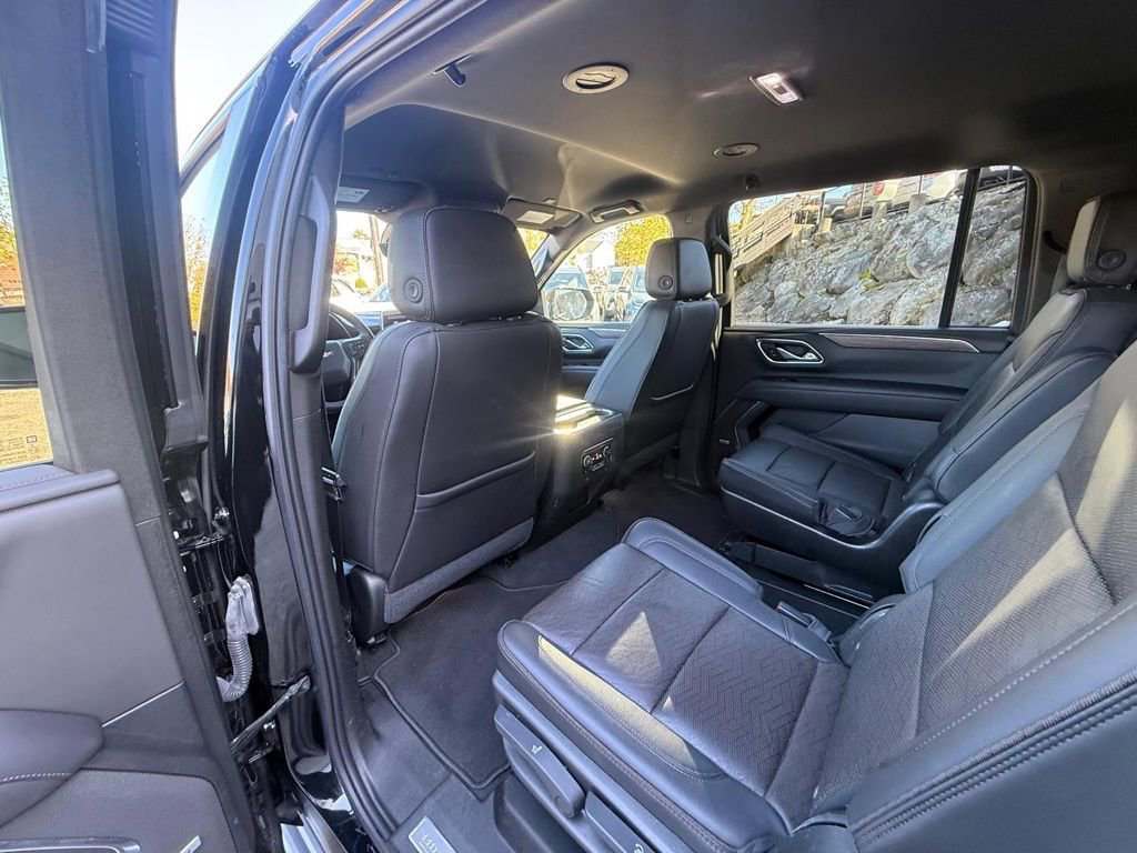 Used 2021 Chevrolet Suburban High Country AWD/4WD image 20