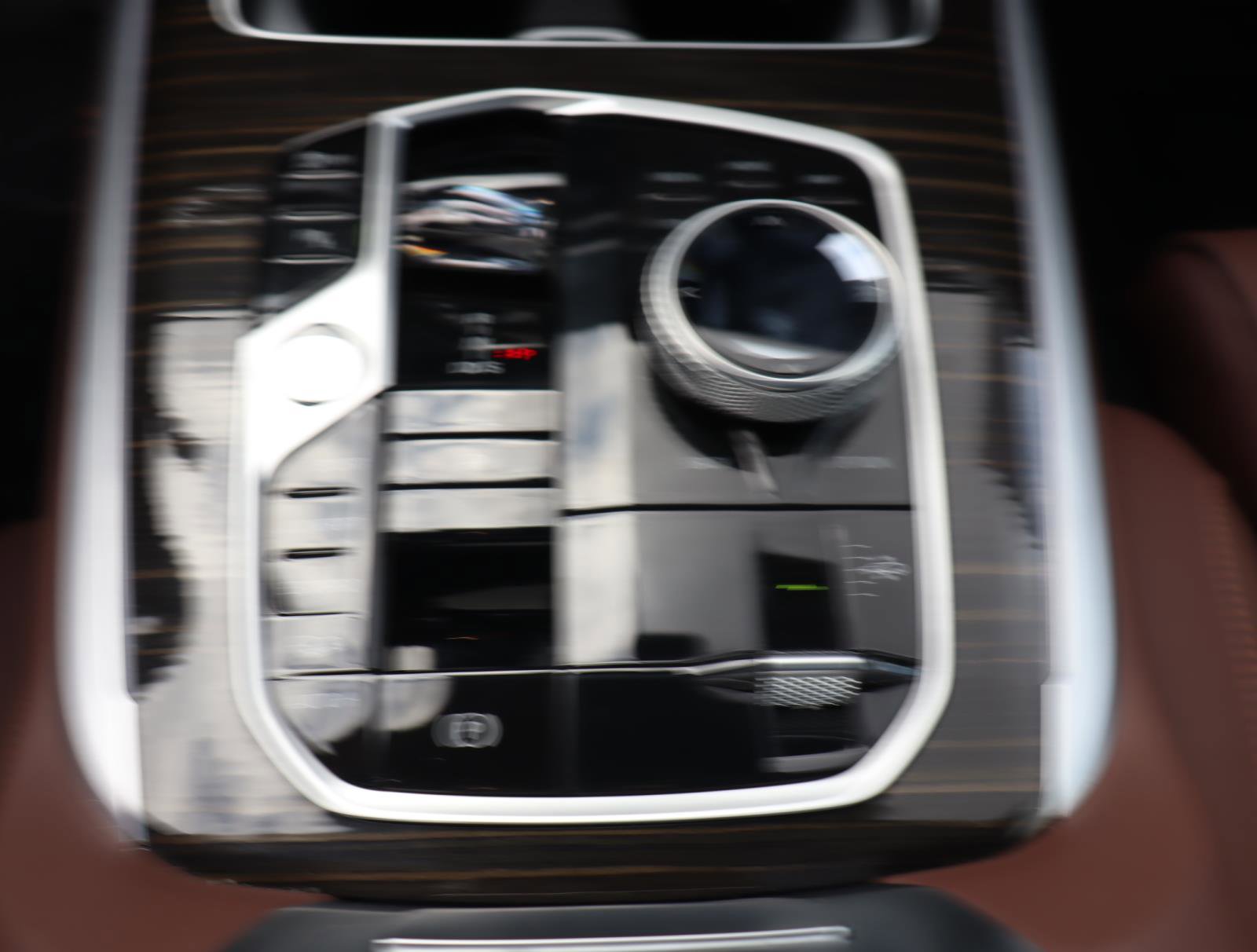 Used 2024 BMW X7 M60i w/ Executive Package image 28