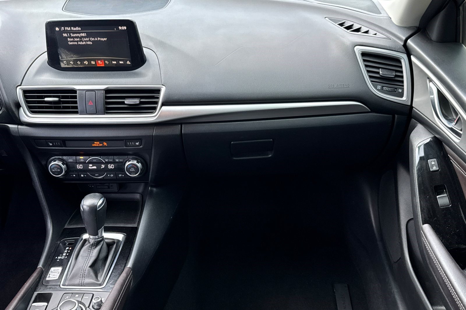 Used 2017 MAZDA MAZDA3 Touring FWD image 30