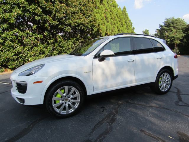Used 2017 Porsche Cayenne S Platinum image 2