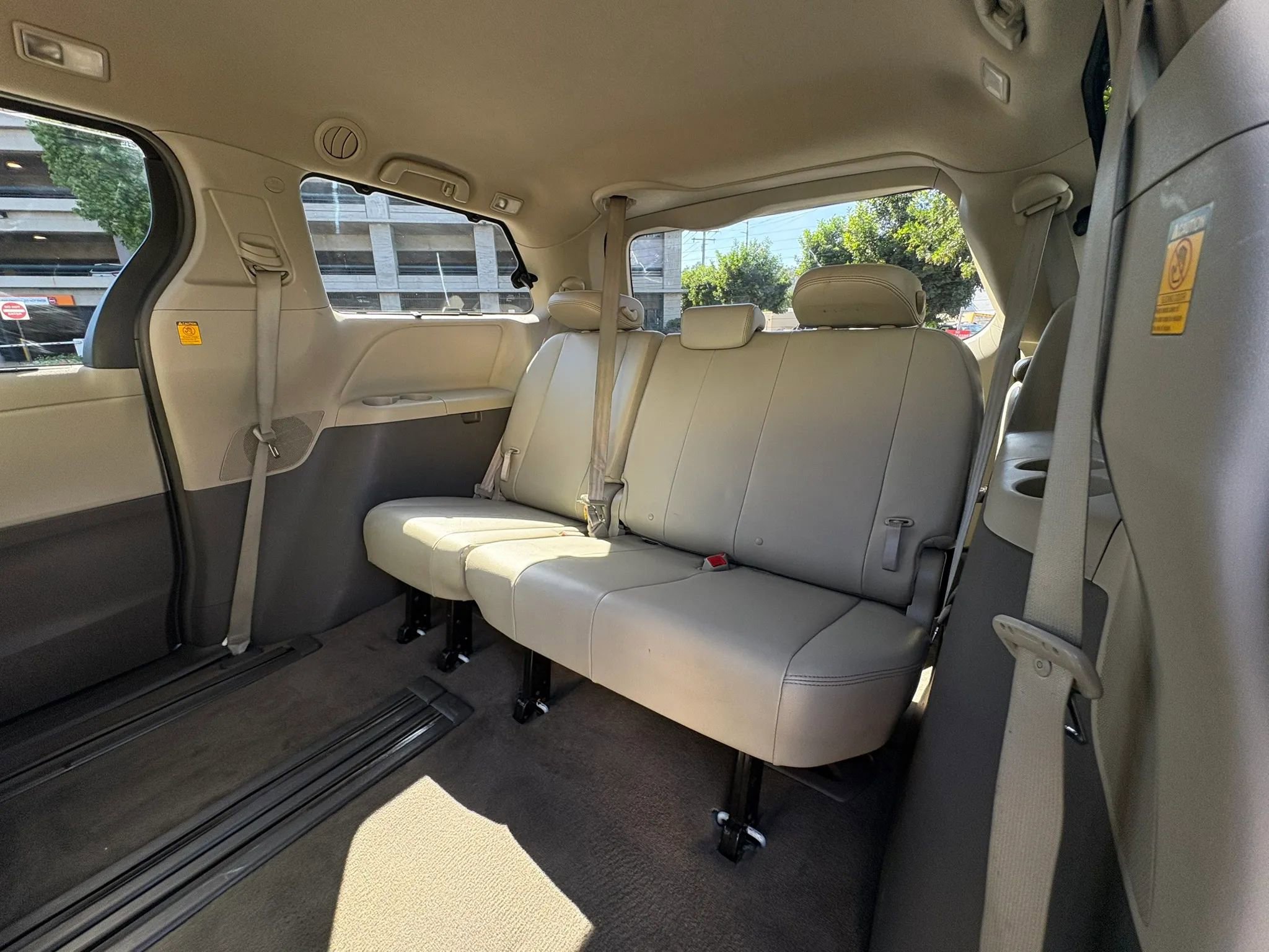 Used 2012 Toyota Sienna XLE FWD image 15