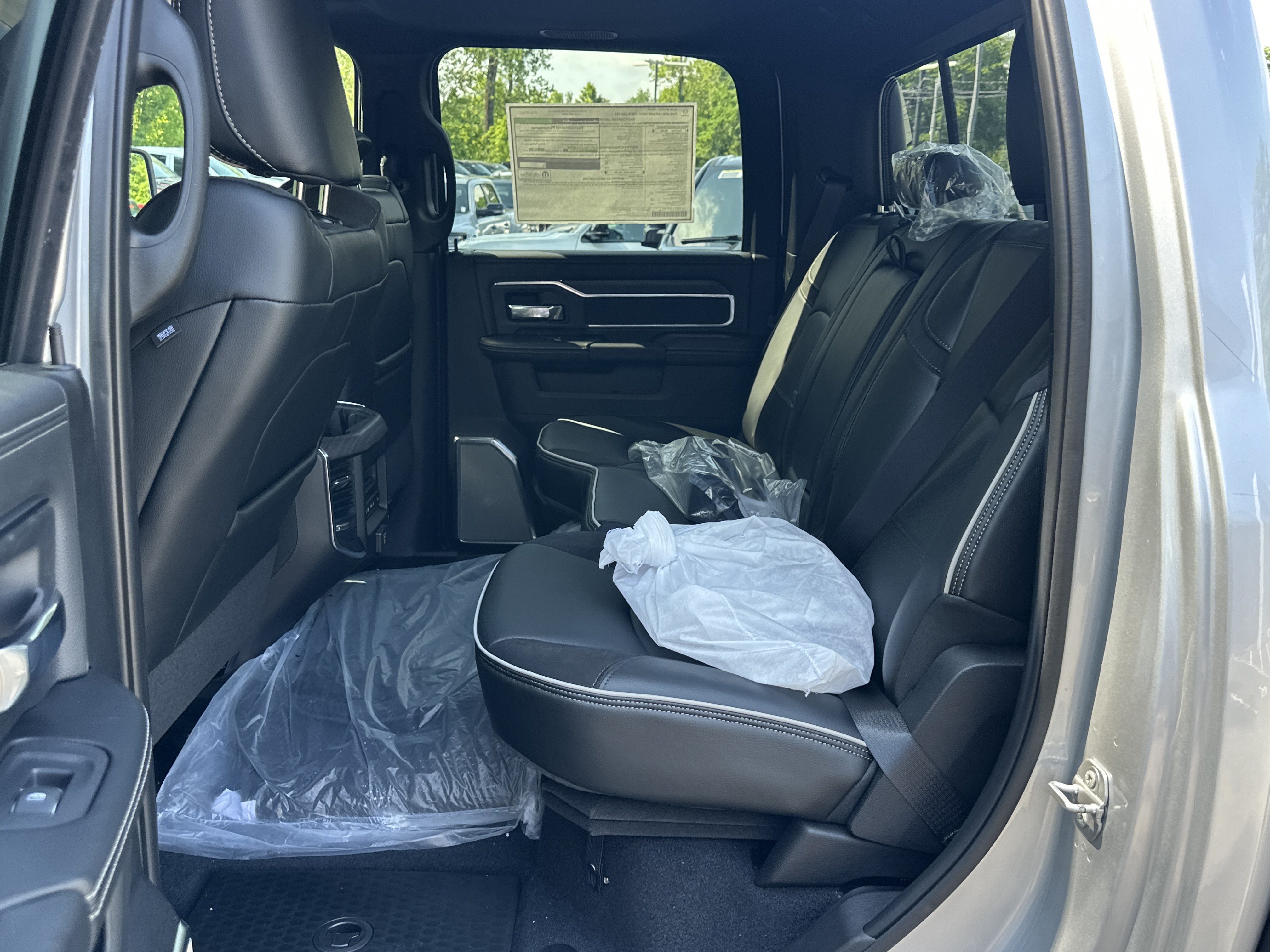 New 2026 RAM 2500 Laramie AWD/4WD image 31