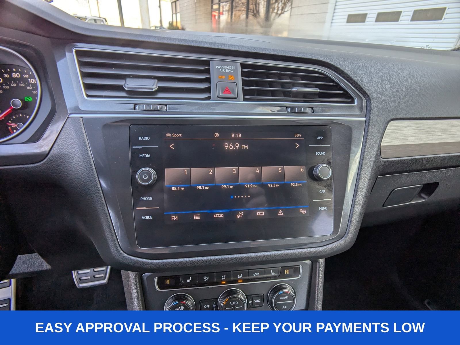 Used 2021 Volkswagen Tiguan SEL image 25