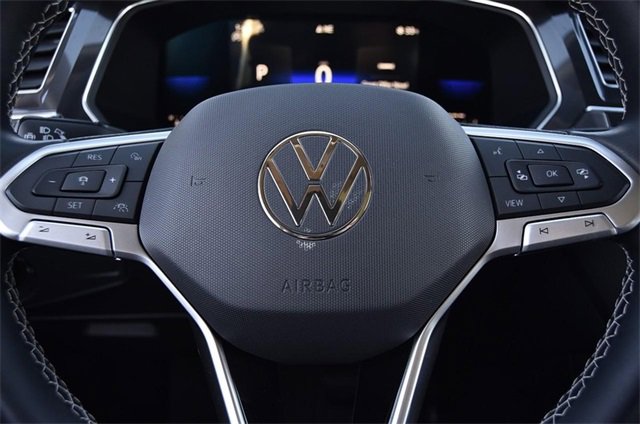 Certified 2022 Volkswagen Tiguan SE image 17