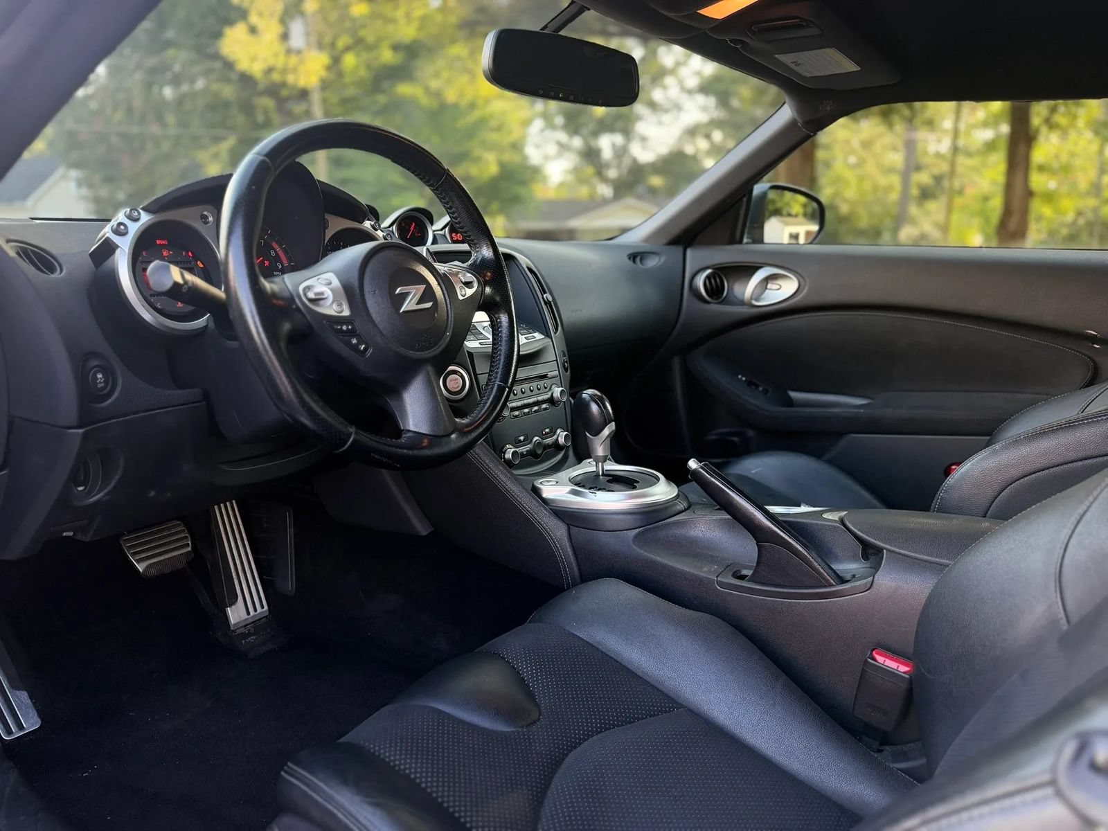 Used 2014 Nissan 370Z Touring w/ Sport Package RWD image 10