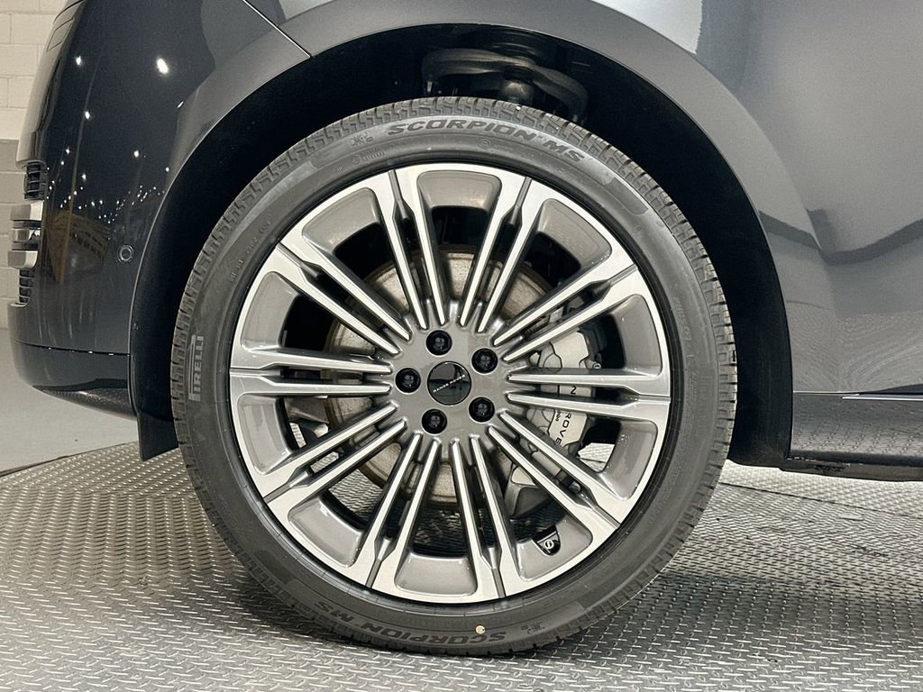 New 2026 Land Rover Range Rover SE AWD/4WD image 17