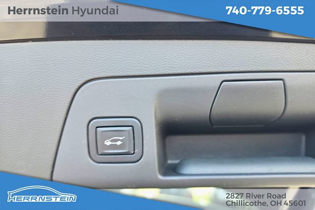 Used 2022 Buick Envision Avenir w/ Technology Package II AWD/4WD image 35
