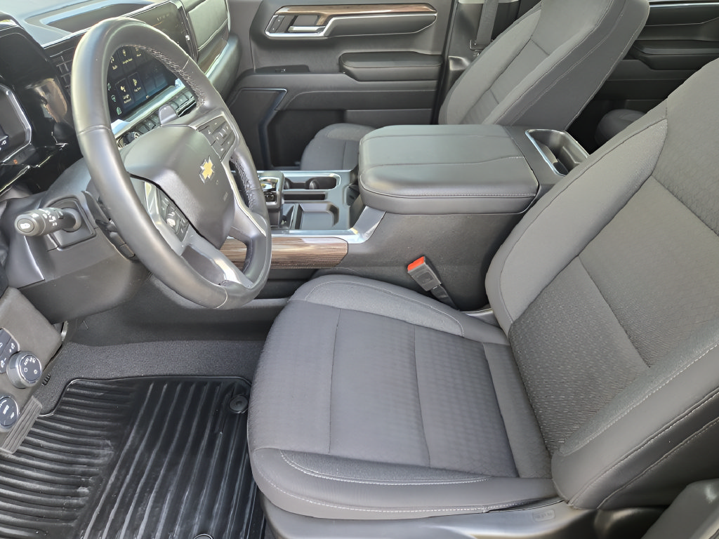 Used 2024 Chevrolet Silverado 1500 LT w/ Convenience Package II RWD image 12