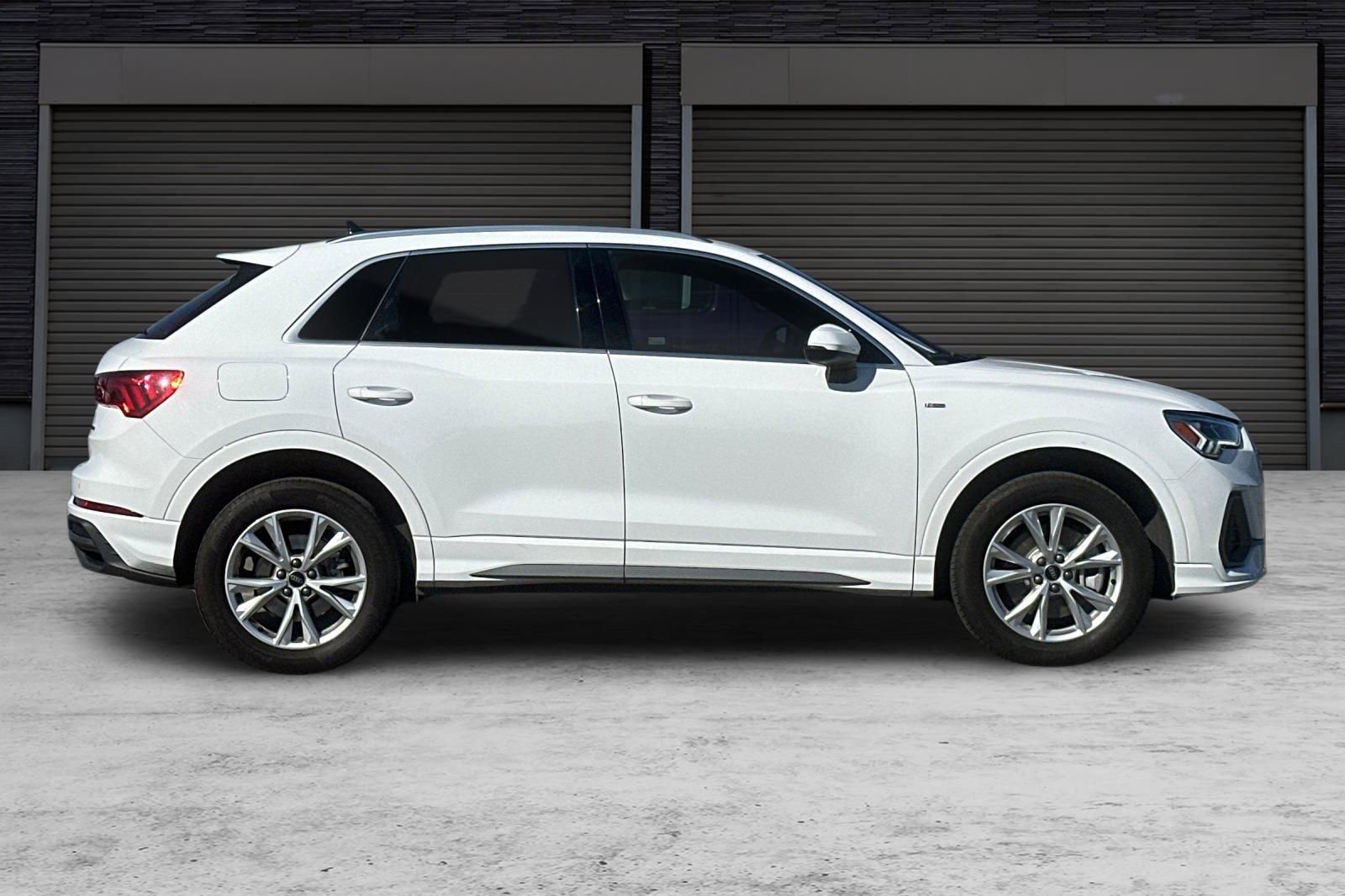 Used 2025 Audi Q3 2.0T Premium image 3