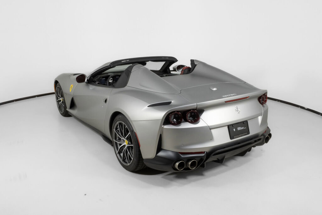 Used 2022 Ferrari 812 GTS image 5