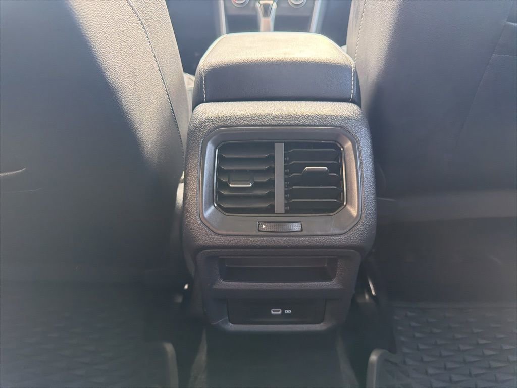 Used 2022 Volkswagen Taos SE image 36