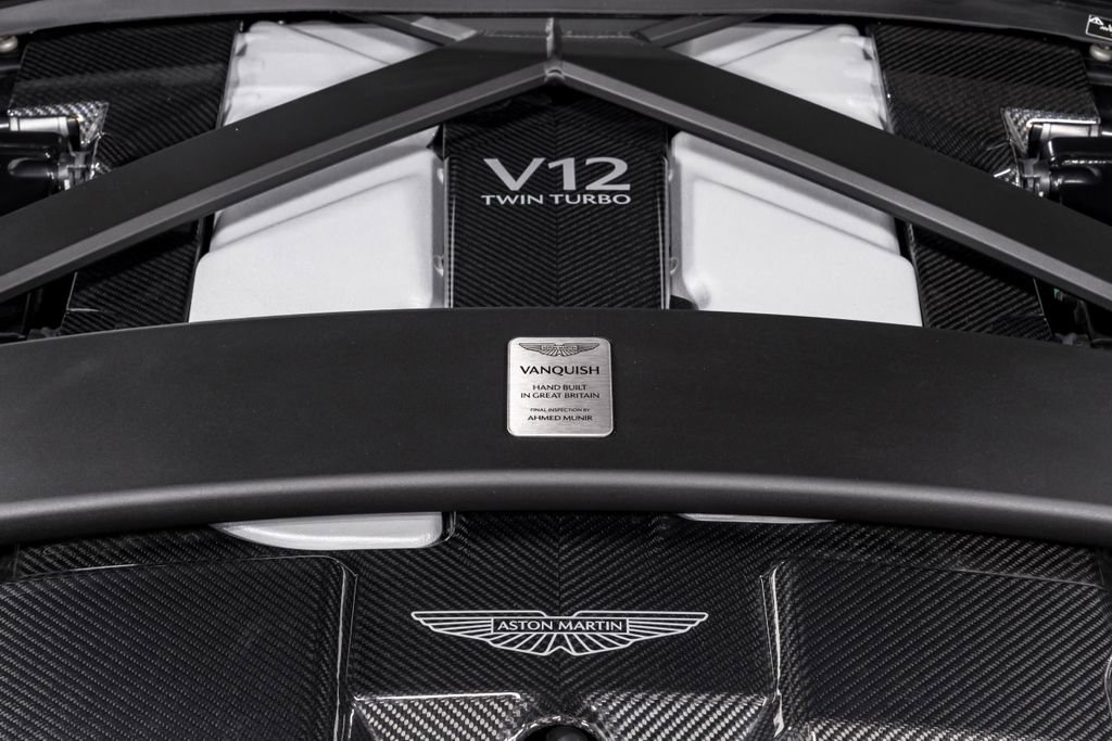 Used 2025 Aston Martin Vanquish image 41