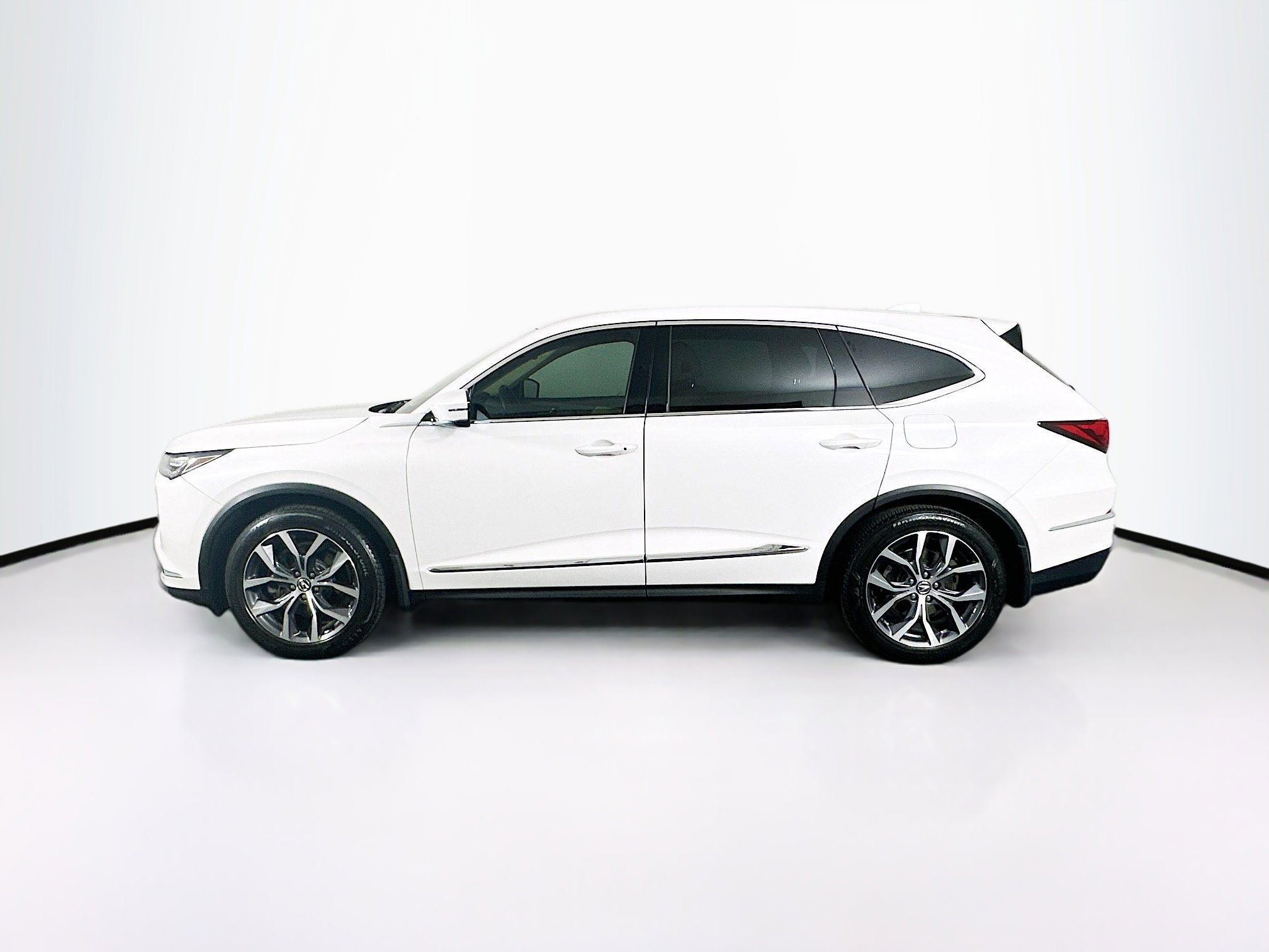 Used 2023 Acura MDX FWD w/ Technology Package image 4