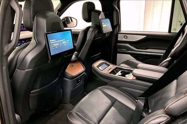 Used 2025 Lincoln Navigator Black Label AWD/4WD image 33